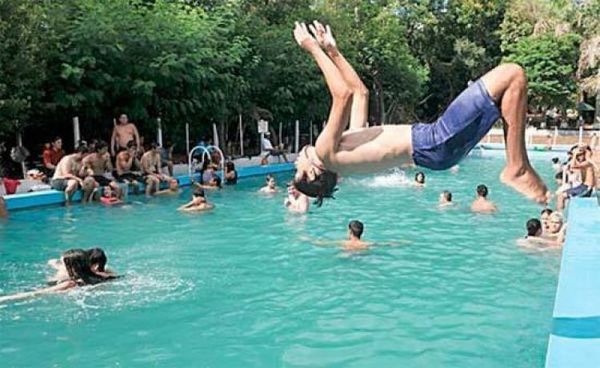 Establecen requisitos para habilitación de playas y balnearios