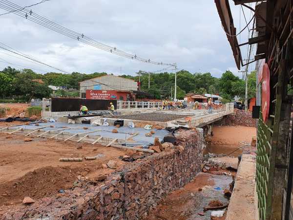 En febrero proyectan habilitar puente que se construye en San Antonio | .::Agencia IP::.
