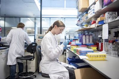 Biotecnóloga afirma que vacuna contra el COVID-19 es ejemplo de que se debe invertir más en la ciencia - Megacadena — Últimas Noticias de Paraguay