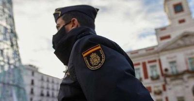España suma otro récord de contagios de Covid-19 y endurece restricciones