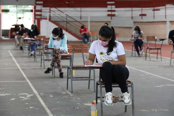 Jóvenes de todo el país rindieron para acceder a las becas Itaipu-Becal | .::Agencia IP::.