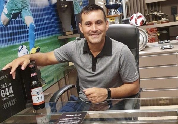 Villar ya recibió el regalo de Messi