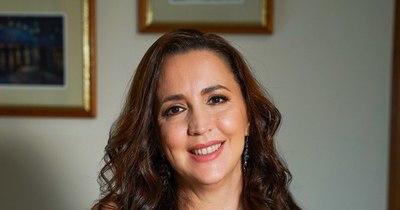 La Nación / Andrea Gómez presenta su libro “Renaciendo”