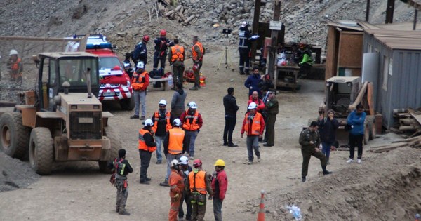 La Nación / Socorristas detectan señales de vida de mineros atrapados en China
