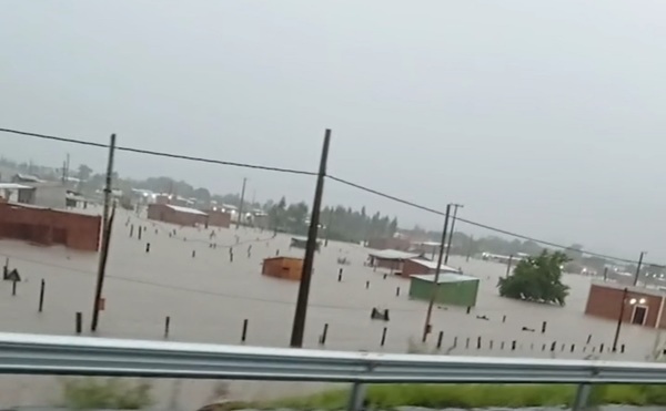 Asentamiento creado por políticos bajo agua