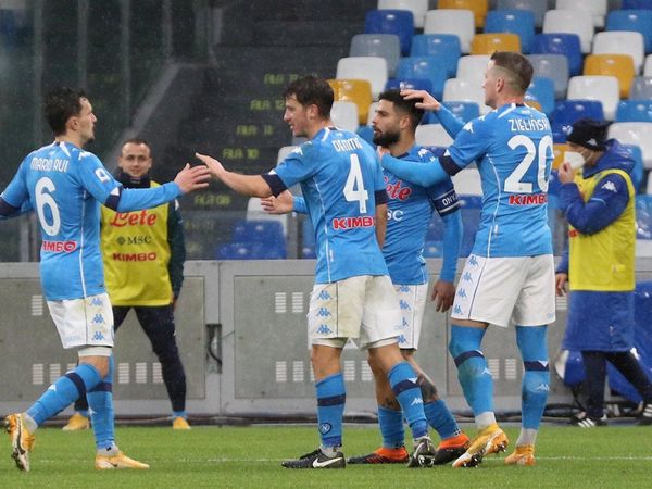 El Napoli le endosa un "set" a Fiorentina