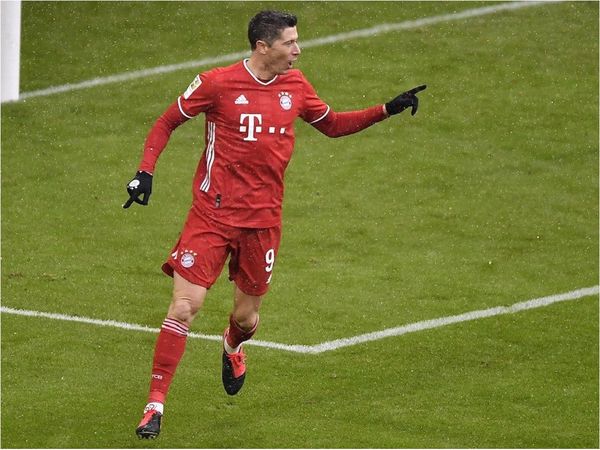 Lewandowski y Müller dan difícil triunfo al Bayern ante el Friburgo