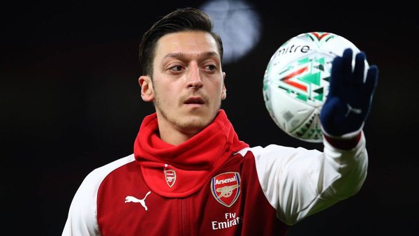 Özil deja por fin le Arsenal y va al Fenerbahce