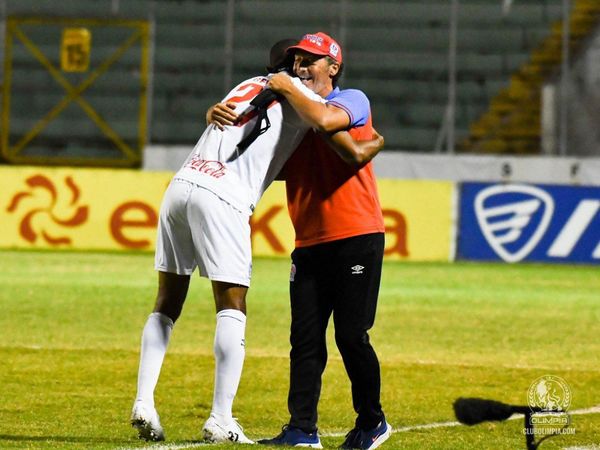 Troglio, de vuelta campeón con el Olimpia