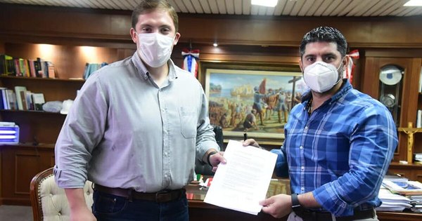 La Nación / “La Guardia Joven” entrega primeras denuncias contra “vecinos puercos”