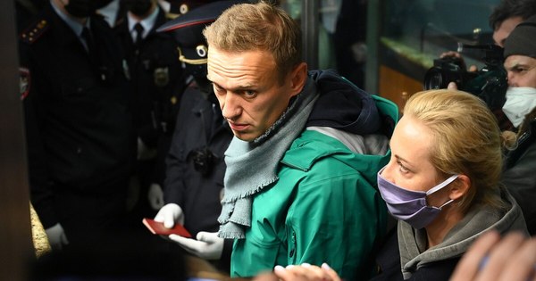 La Nación / Nalvany, detenido al regresar ayer a Rusia