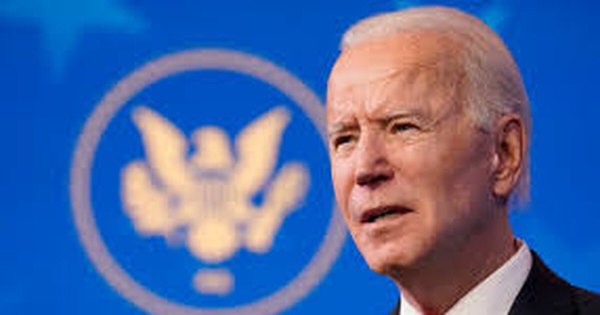 La Nación / Asume Biden y Trump, enjuiciado
