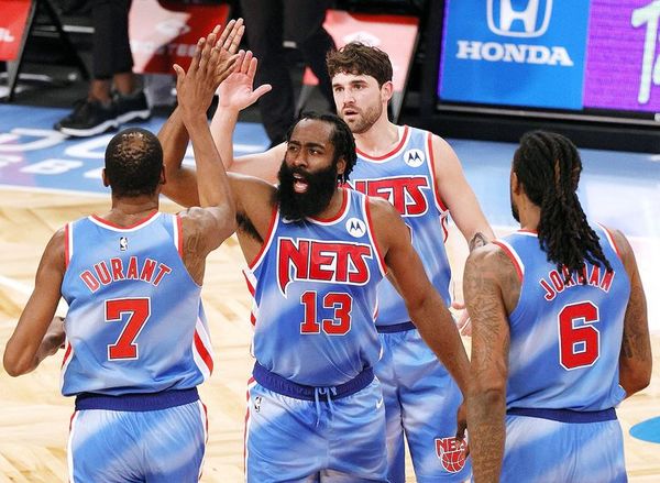 Harden y Durant dan su primera exhibición en el Barclays Center     - Básquetbol - ABC Color