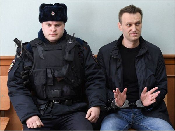 El opositor ruso Alexéi Navalni, detenido al llegar a Moscú