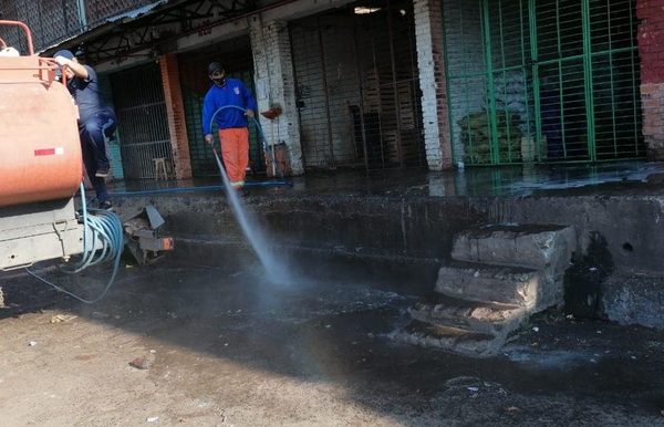 Incendio en el bloque U del Mercado de Abasto afectó a dos comercios · Radio Monumental 1080 AM