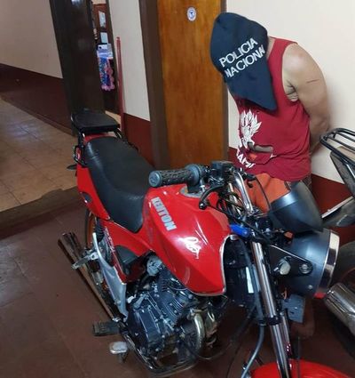 Recuperan moto robada y detienen a uno de los presuntos autores - ABC en el Este - ABC Color