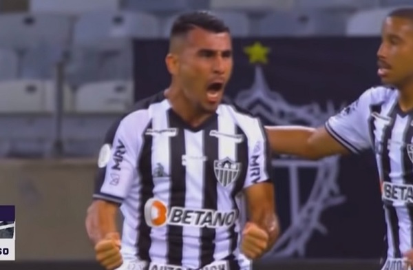 Junior Alonso grita su primer gol en Brasil