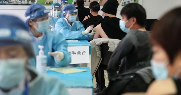 La Nación / China confina a tres millones de personas tras foco de COVID-19 causado por vendedor