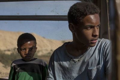 El drama sobre la emigración “Adú”, favorita para los premios del cine español - Cine y TV - ABC Color