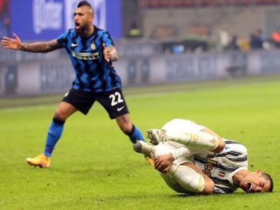 Vidal asegura que "nunca" quiso besar escudo de Juventus