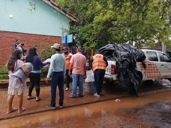 SEN provee alimentos y colchones a damnificados por inundación en Concepción