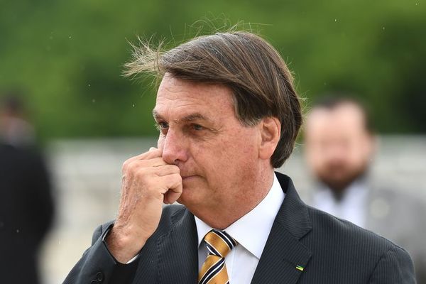 Bolsonaro dice que las Fuerzas Armadas deciden “democracia o dictadura” - Mundo - ABC Color