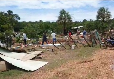 26 viviendas de humildes familias fueron derribadas por el agua