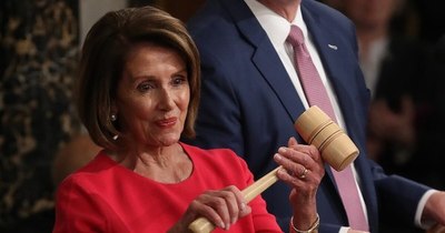 La Nación / FBI dice que invasora de Congreso esperaba vender a Rusia computadora robada a Pelosi
