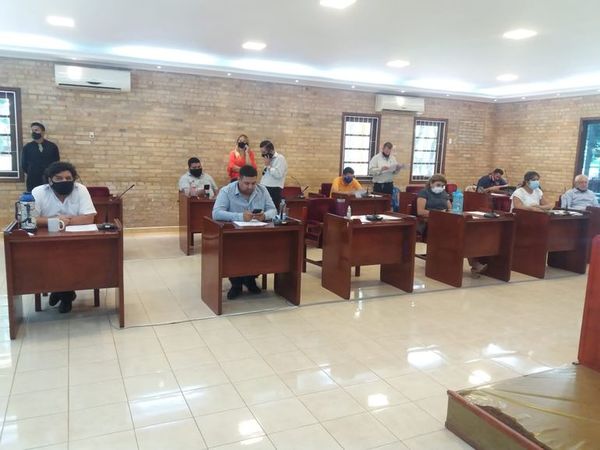 Autorizan convocatoria de licitación para obras en plazas de CDE por G. 3.864 millones - ABC en el Este - ABC Color