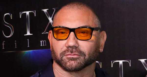 Dave Bautista ofrece 20 mil dólares por detener a quien tatuó “Trump” en un manatí - C9N