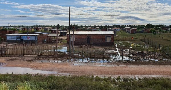La Nación / Concepción: intendente disfruta sus vacaciones mientras pobladores luchan contra catástrofe