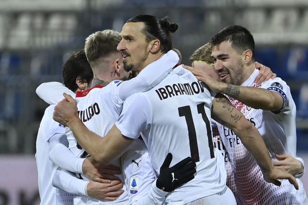 Ibrahimovic vuelve a colocar al AC Milan líder solitario - Fútbol - ABC Color