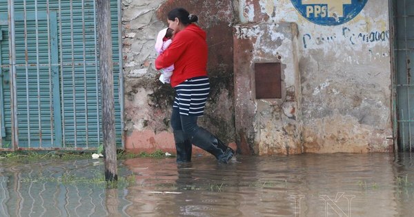 La Nación / Lluvias e inundaciones en Bolivia afectan a 13.000 familias