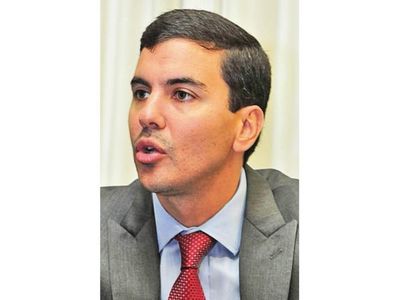 Conocidos rostros entre los accionistas de Credicentro