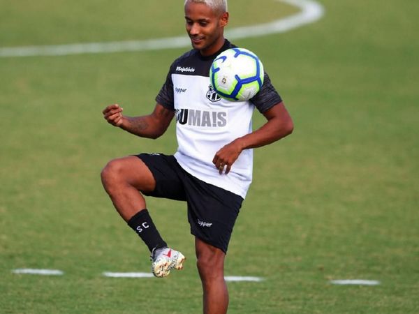 Mateus prepara test y maletas