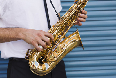 Noche de saxofón en La Cafebrería