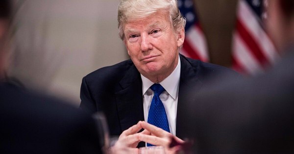 La Nación / Trump evalúa desplegar militares en frontera con México