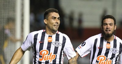 La Nación / Triunfo cómodo y líder absoluto