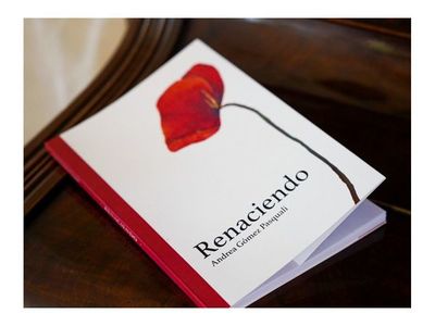 Andrea Gómez Pasquali lanza el libro Renaciendo