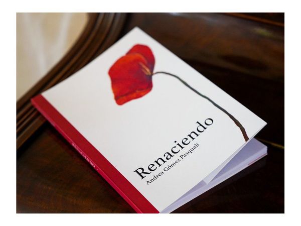Andrea Gómez Pasquali lanza el libro Renaciendo