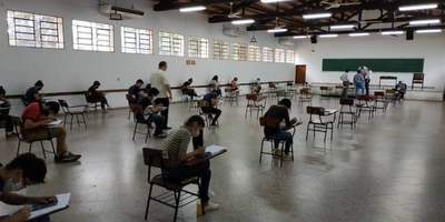 HOY / Más de 900 postulantes pasaron el examen de becas ITAIPU-BECAL