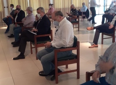 Gremios escucharon a Villamayor y no hallaron "nada fuera de lugar" en su versión sobre polémico acuerdo