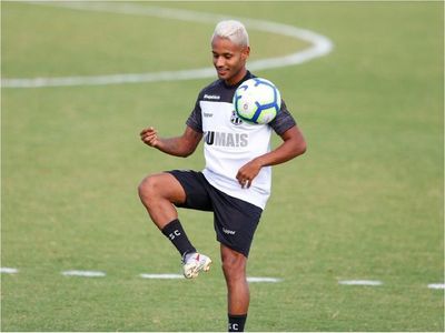 Mateus prepara test y maletas