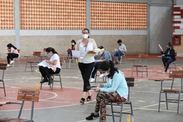 Un total de 923 postulantes pasaron el examen de becas Itaipu-Becal, convocatoria 2020 | .::Agencia IP::.
