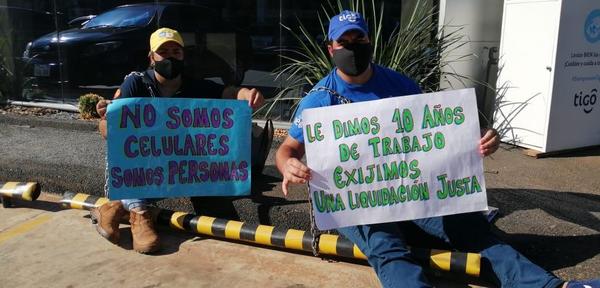 Exfuncionarios de Tigo piden pago de indemnización – Prensa 5