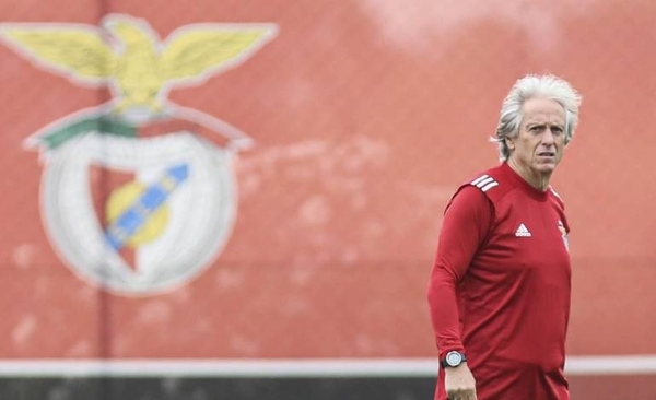 HOY / El coronavirus pone en serios aprietos al Benfica de Jorge Jesús