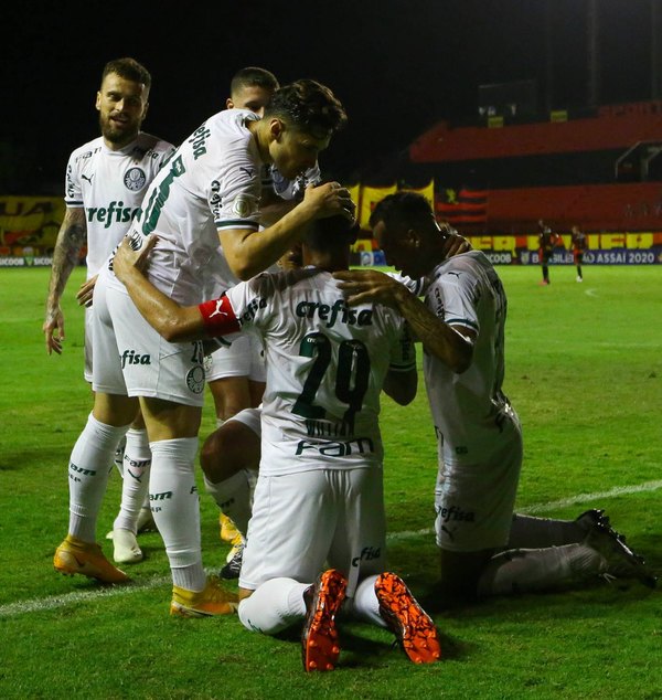 Palmeiras de Gustavo Gómez golea, escala en el Brasileirão y sueña con el 'triplete'