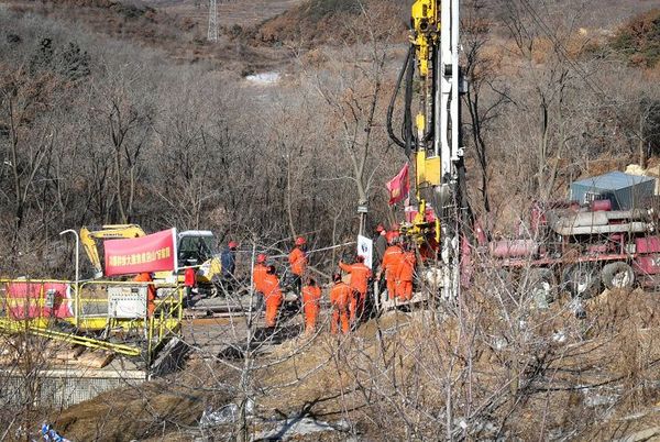Mineros siguen atrapados en China - Mundo - ABC Color