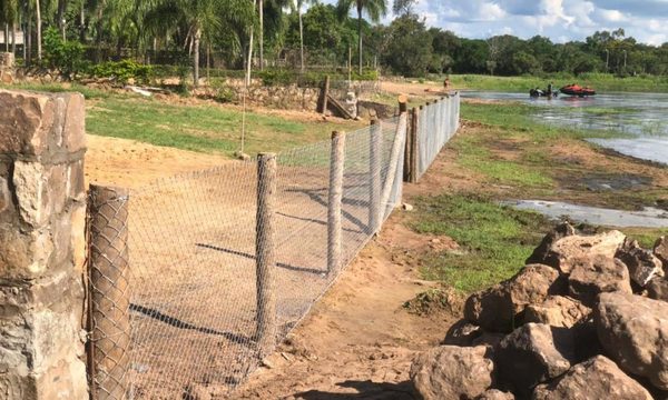 Intervienen construcción de Carrizosa en área del Lago Ypacaraí