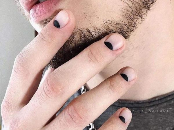 El nuevo boom entre los hombres: se pintan las uñas con diseñitos